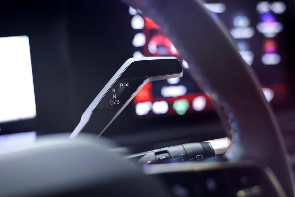 La sexta generación del Renault Clio crece en tamaño y ofrece 1.000 km de autonomía 36 Motor16 nuevo renault clio esprit alpine rojo 2026 14 Motor16