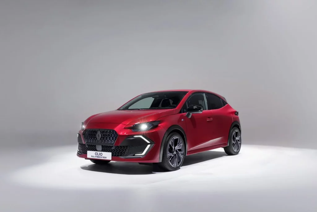 La sexta generación del Renault Clio crece en tamaño y ofrece 1.000 km de autonomía 53 Motor16 nuevo renault clio esprit alpine rojo 2026 32 Motor16