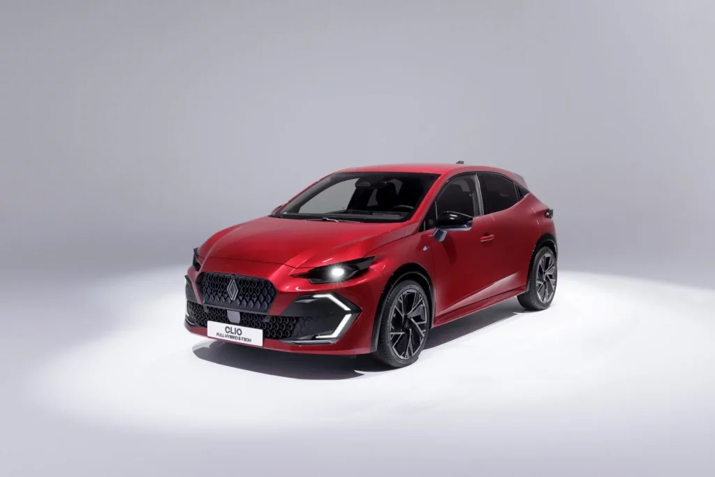 La sexta generación del Renault Clio crece en tamaño y ofrece 1.000 km de autonomía 54 Motor16 nuevo renault clio esprit alpine rojo 2026 33 Motor16