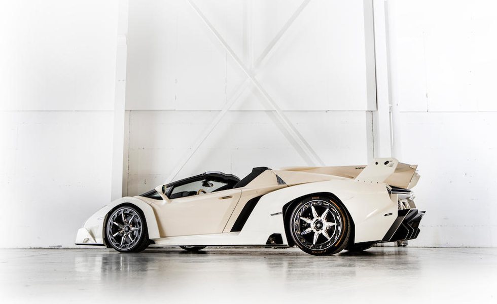 Lamborghini Veneno Roadster. Esta unidad incautada ha sido subastada