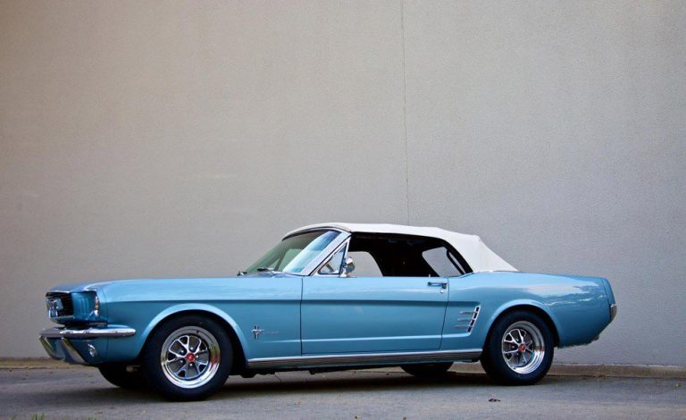 Ford Mustang Revology Cars. Una réplica adaptada al Siglo XXI
