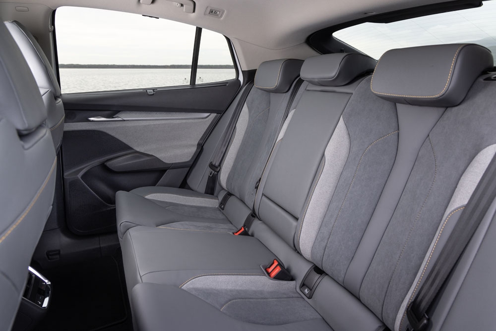 2022 Skoda Enyaq Coupe iV 8 Motor16