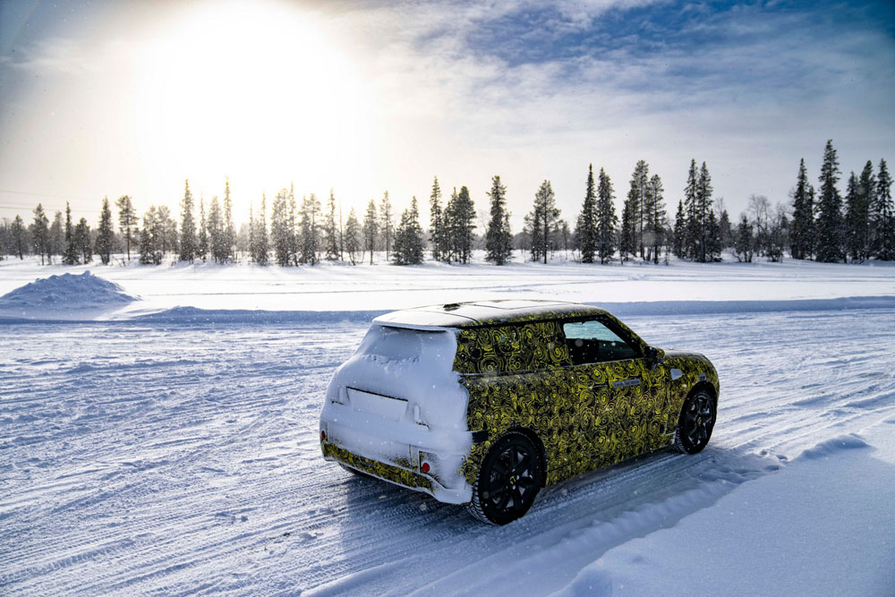 2023 Mini 3 Door 26 Motor16