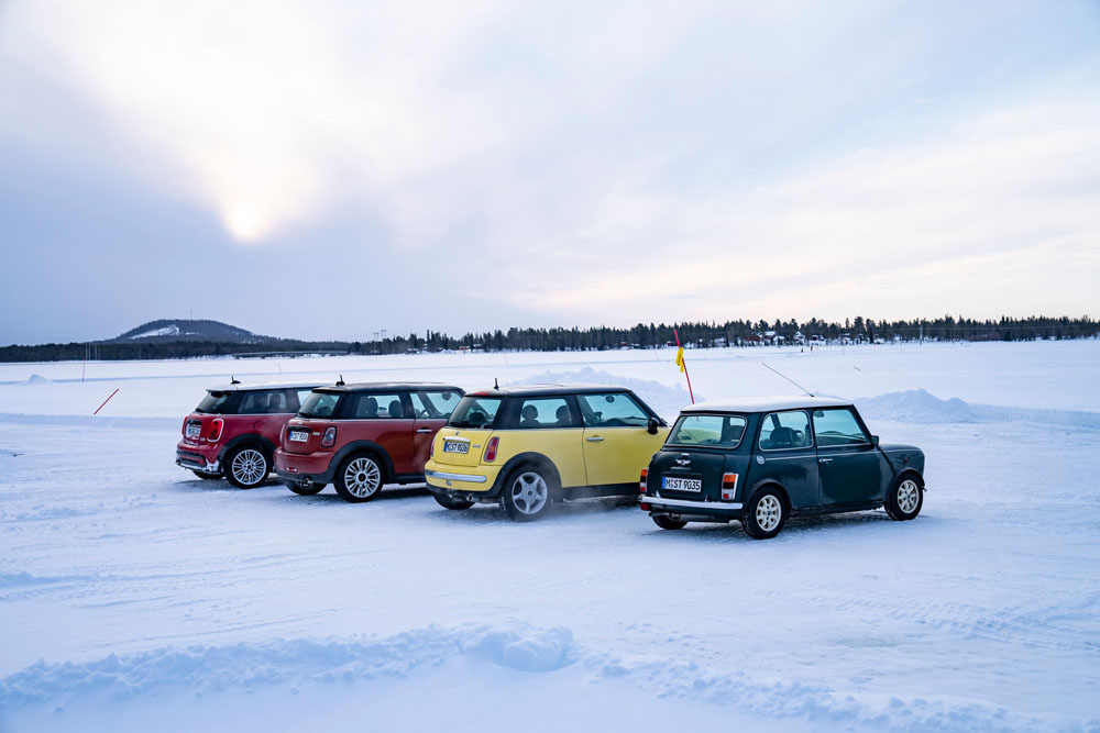 2023 Mini 3 Door 37 Motor16