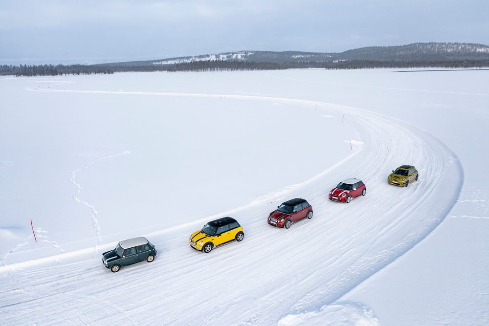 2023 Mini 3 Door 49 Motor16