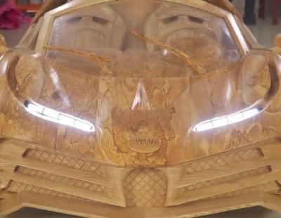 Este mini Bugatti Centodieci de madera está basado en el de Cristiano Ronaldo