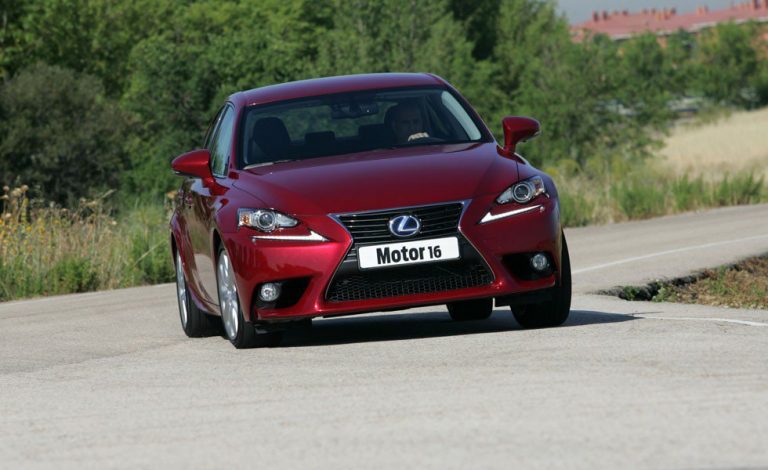 Prueba Lexus IS 300h. Cuestión de principios