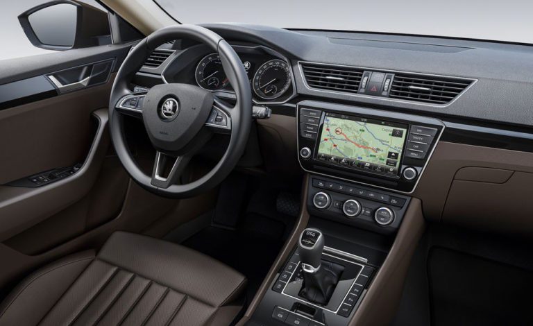 Skoda Superb 2015. Así es por dentro