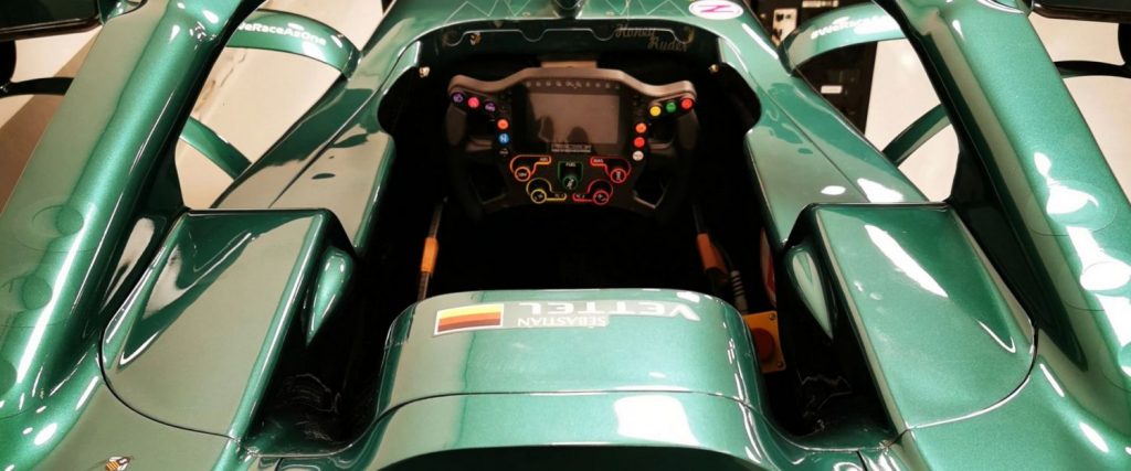 Aston Martin AMR21 Simulator 2 Motor16