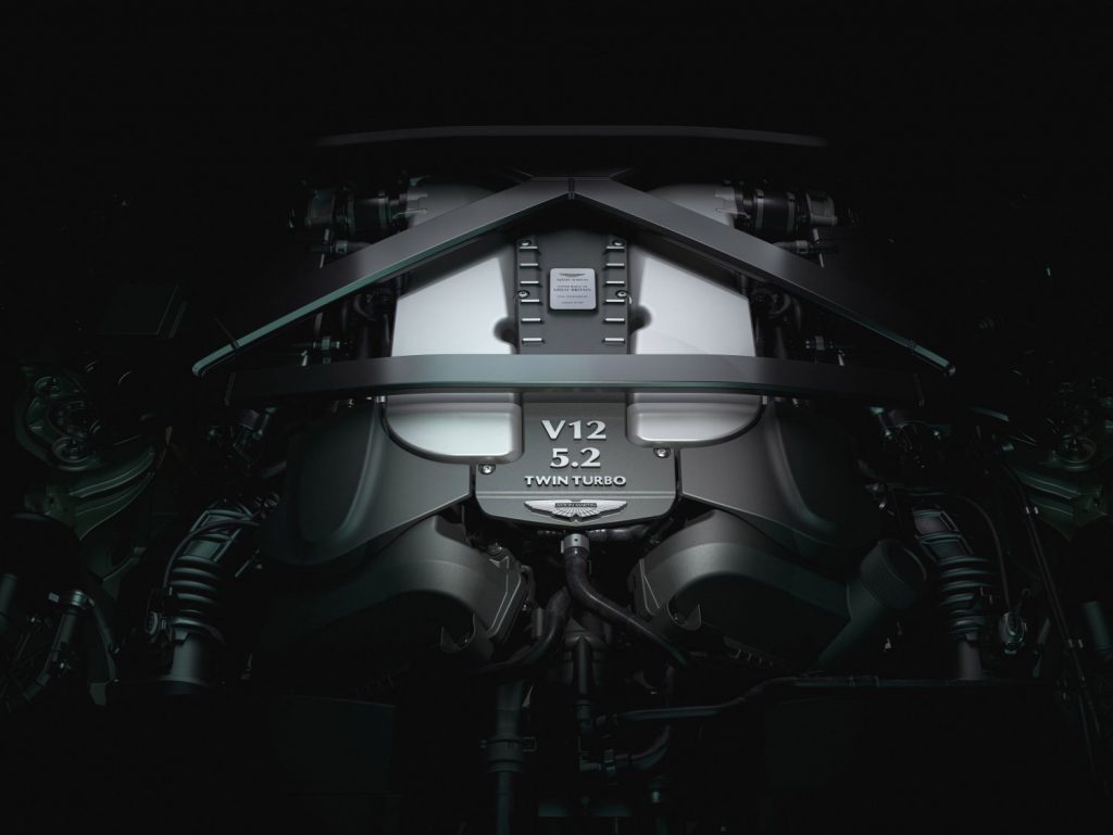 2022 Aston Martin motor V12. Imagen.