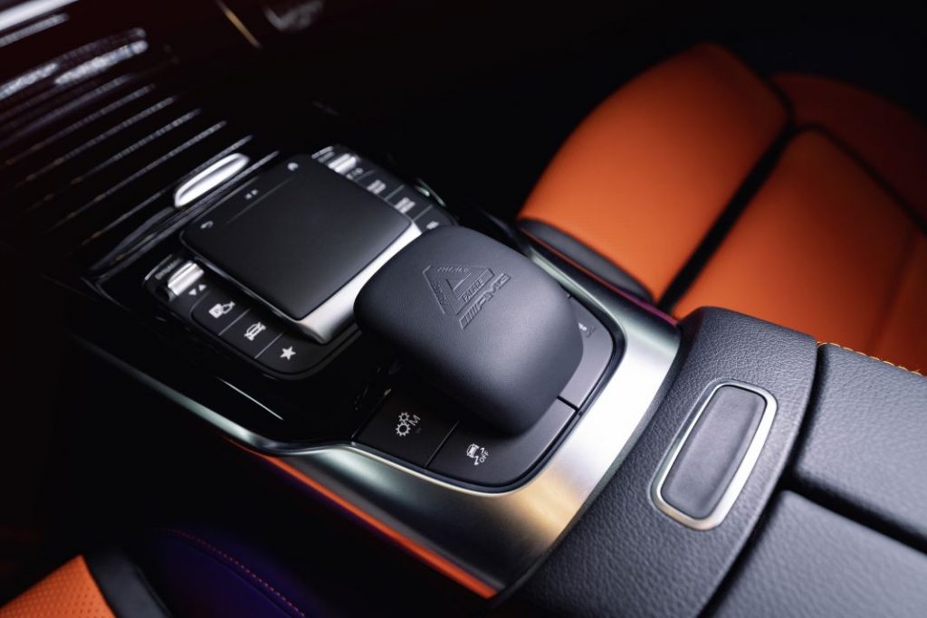 Mercedes Palace 4 Motor16