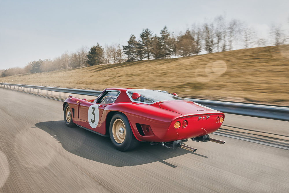 Bizzarrini 5300 GT Corsa. Imagen movimiento trasera.
