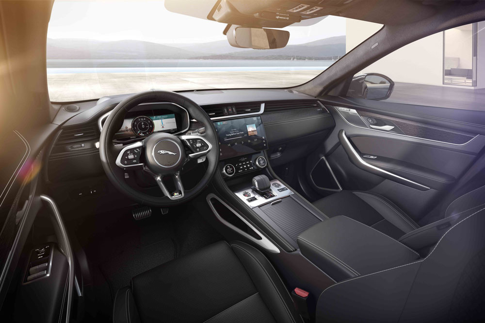 2022 Jaguar F PACE 300 SPORT 3 1 Motor16