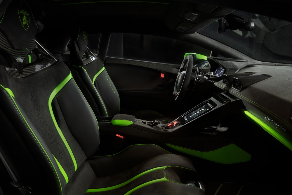 2022 lamborghini huracan tecnica 14 Motor16