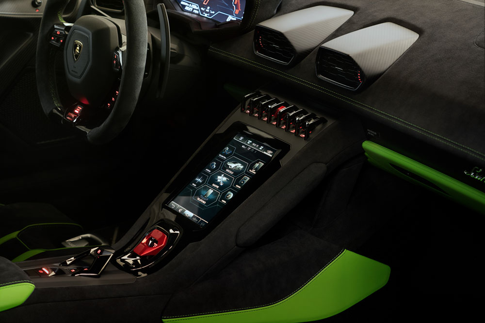 2022 lamborghini huracan tecnica 18 Motor16