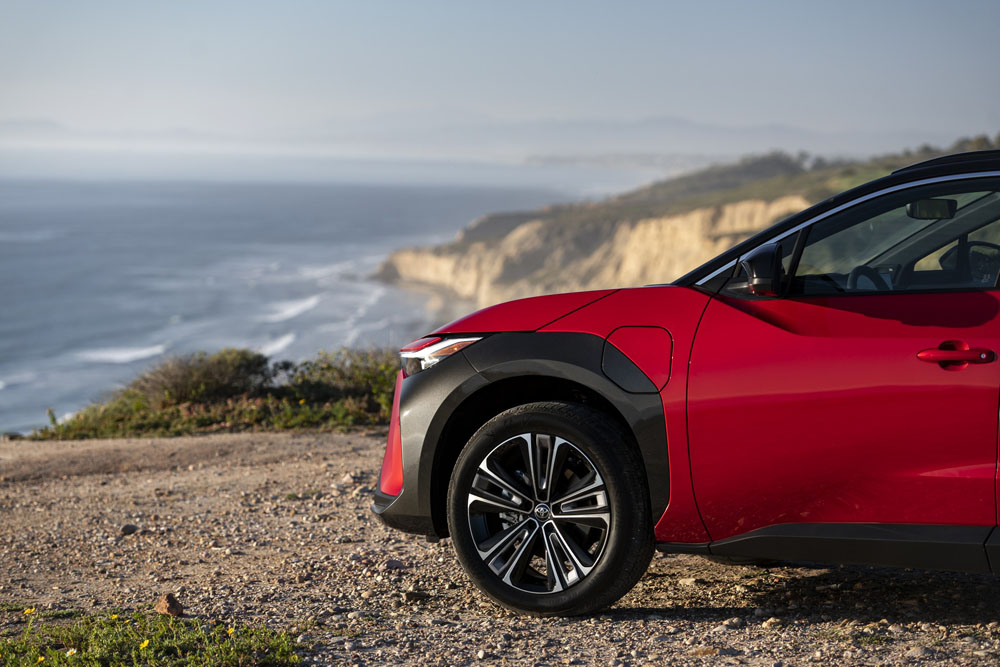 2022 Toyota bZ4X EE.UU. Detalle
