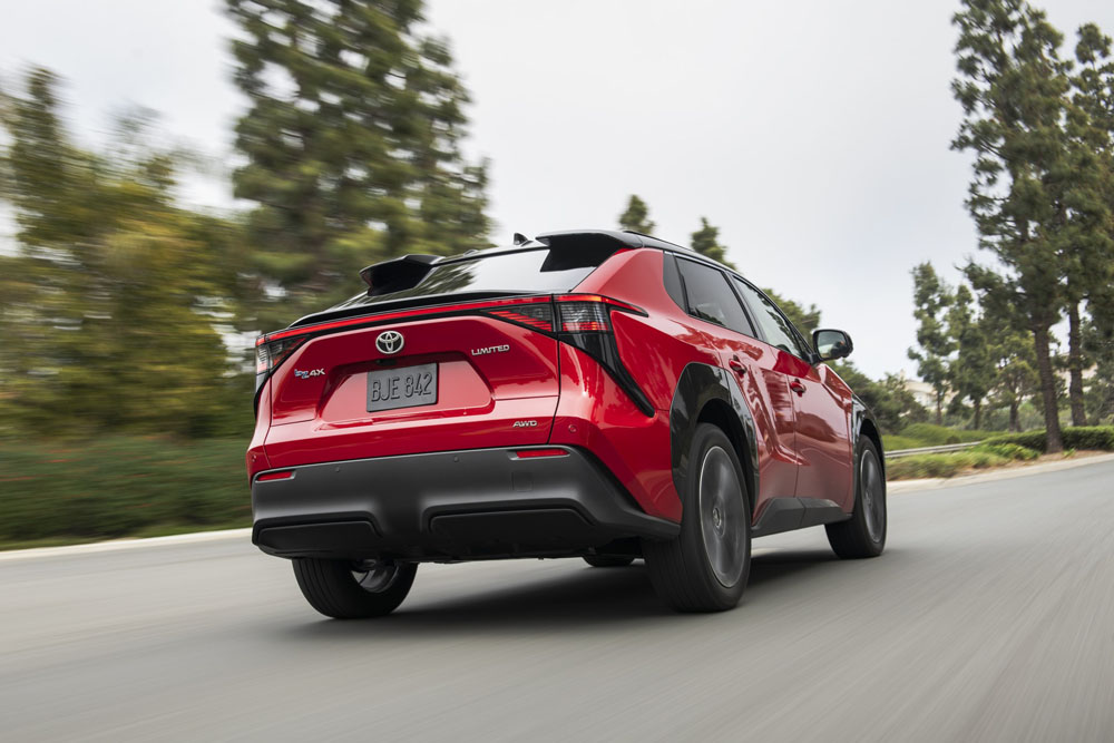 2022 Toyota bZ4X EE.UU. movimiento