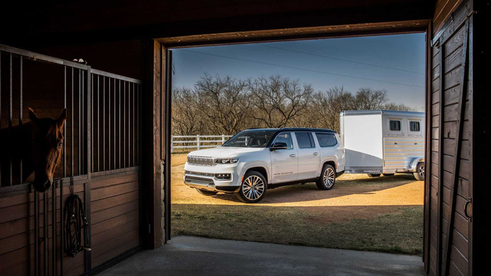 2023 jeep wagoneer l 33 Motor16