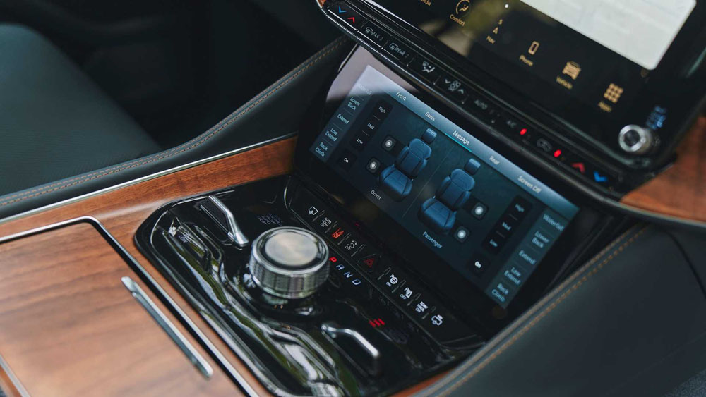 2023 jeep wagoneer l 73 Motor16