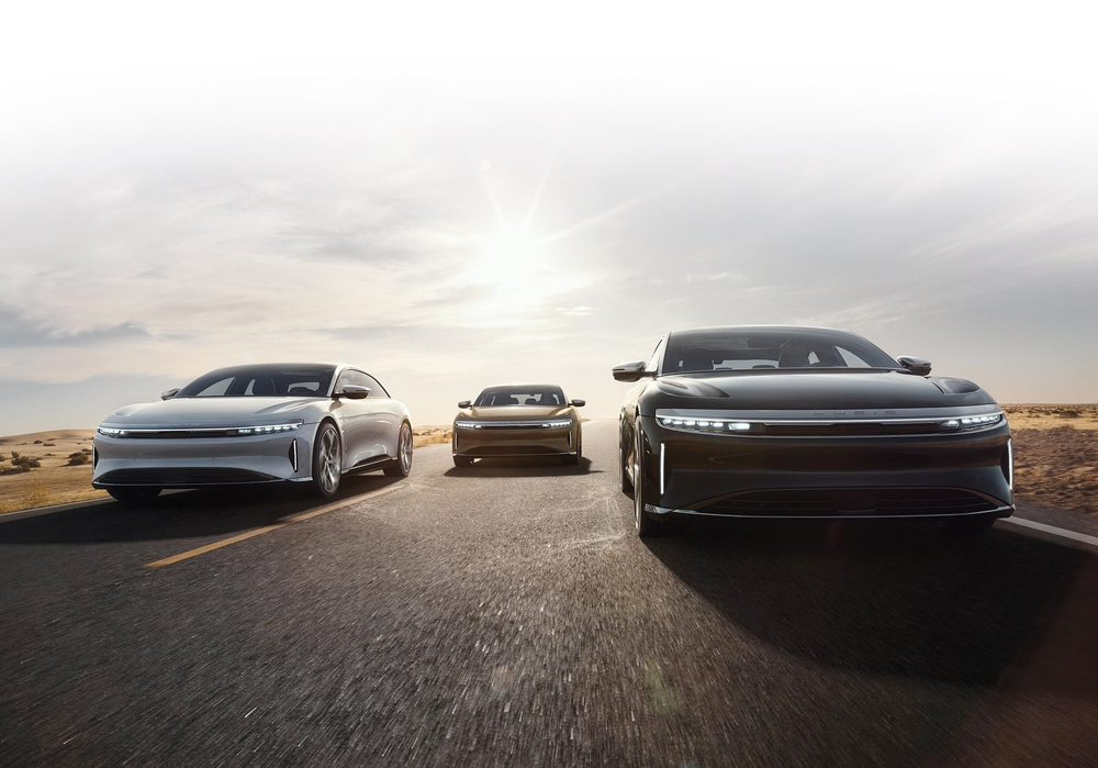 Lucid Air. Imagen movimiento frontal.