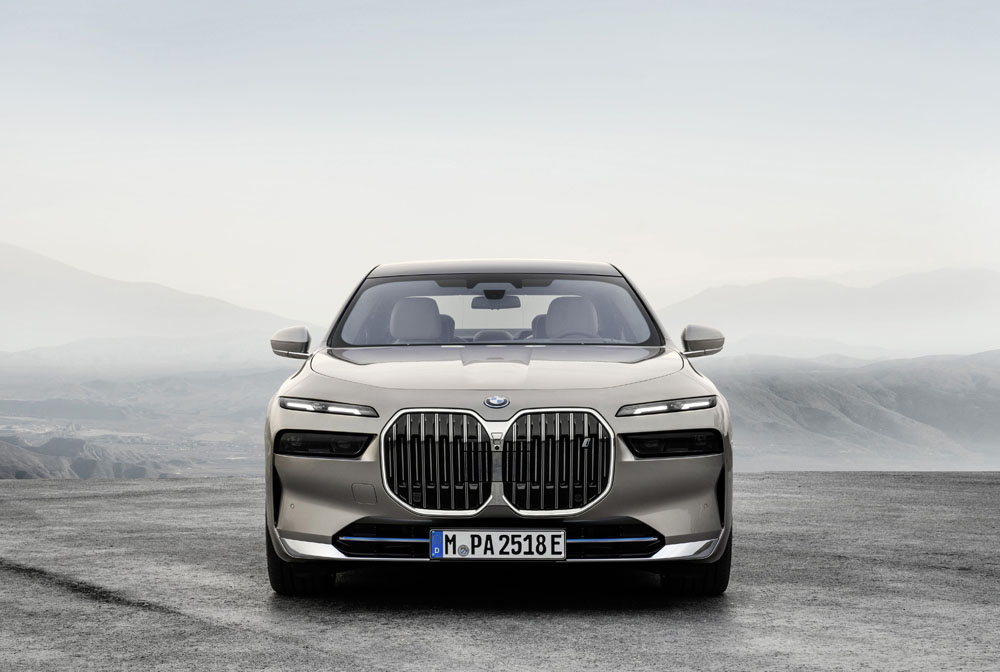 P90458171 highRes the new bmw i7 Motor16