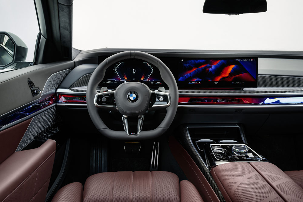 P90458213 highRes the new bmw 760i Motor16