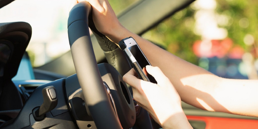 cómo llevar el móvil en el coche - AutoScout24