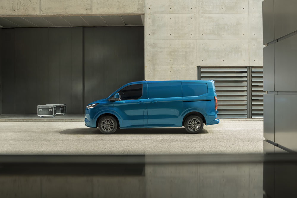 2022 FORD E TRANSIT CUSTOM 13 Motor16