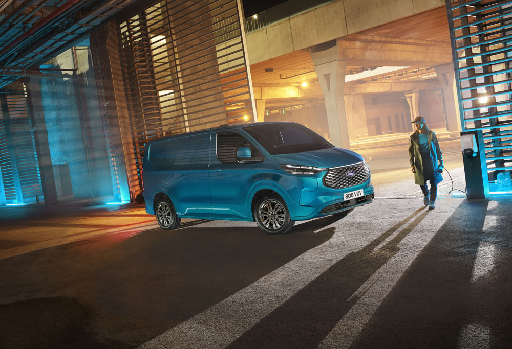 2022 FORD E TRANSIT CUSTOM 18 1 Motor16