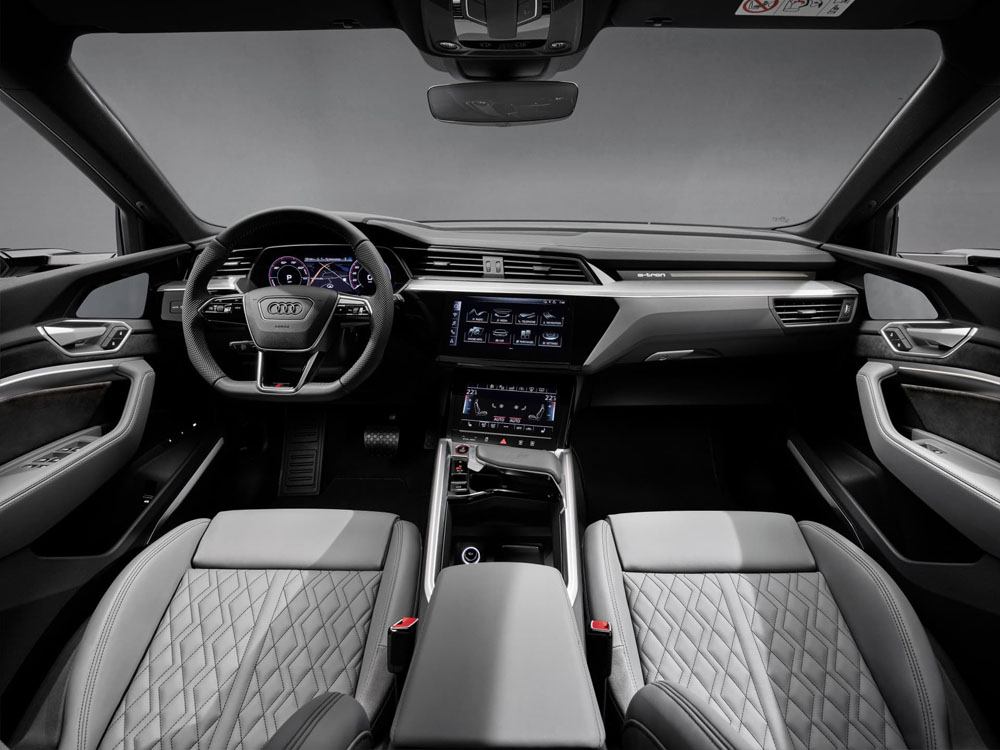 Audi e-tron S. Interior.