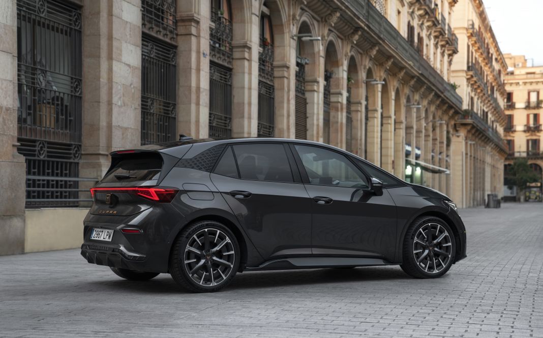 CUPRA-Born bateria-de-77-kWh-Hasta-546 km