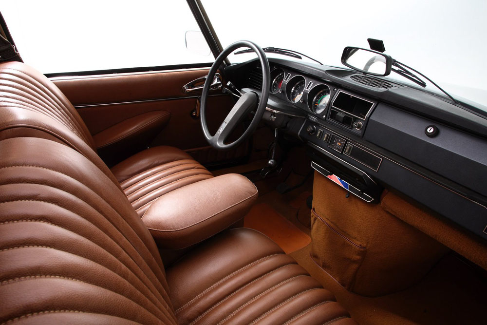 Citroen DS. Interior.