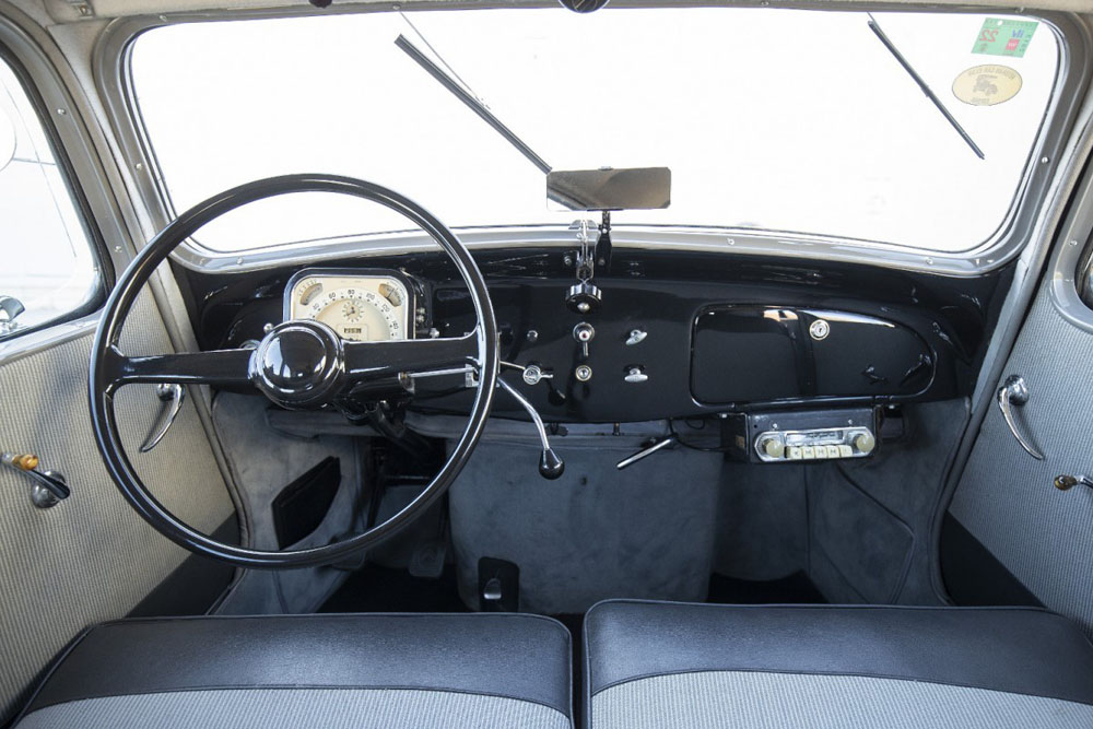 Citroen Traction Avant. Interior.