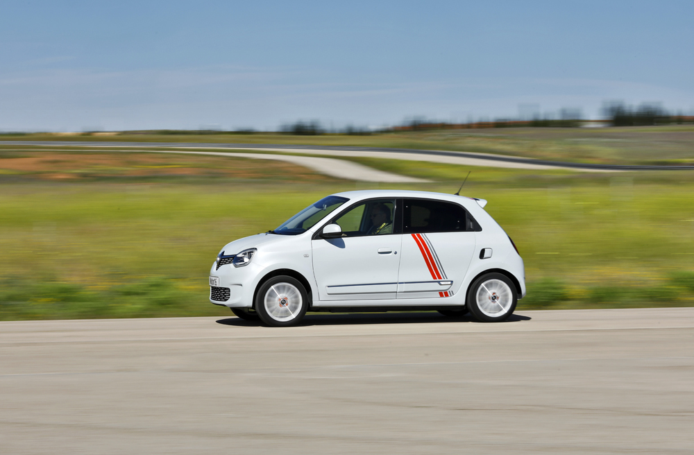 El Renault Twingo Z.E. es el urbano eléctrico más barato, según la OCU.