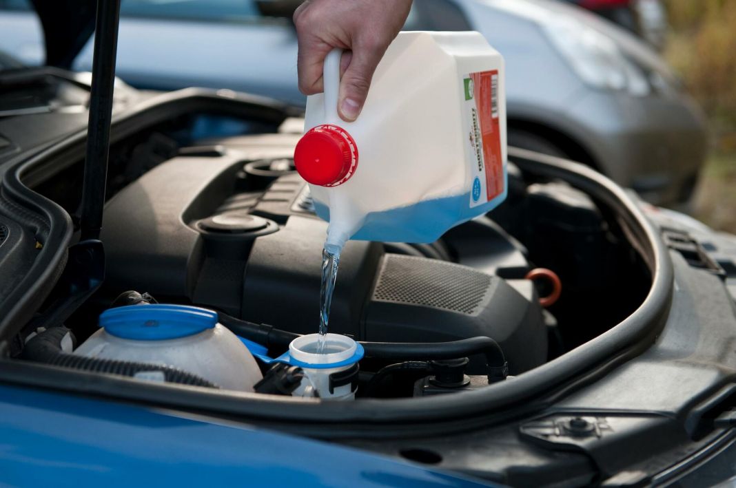 Qué hacer si desciende el nivel de anticongelante del coche