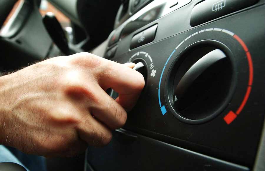 Recomendación de la DGT para conducir con frio