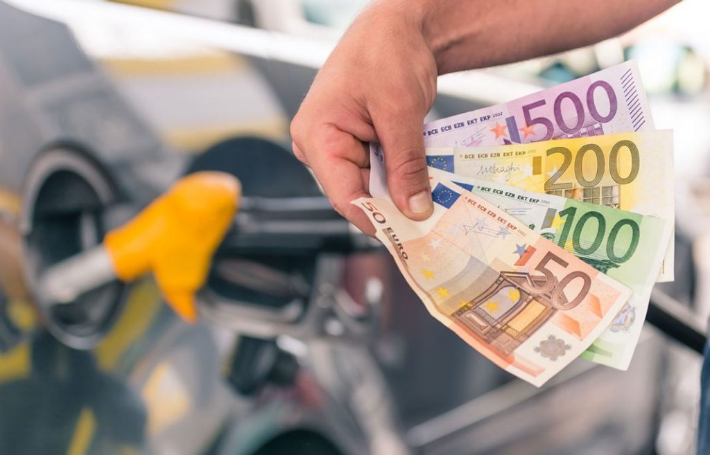 ¿Cuánto dinero gastamos en combustible?