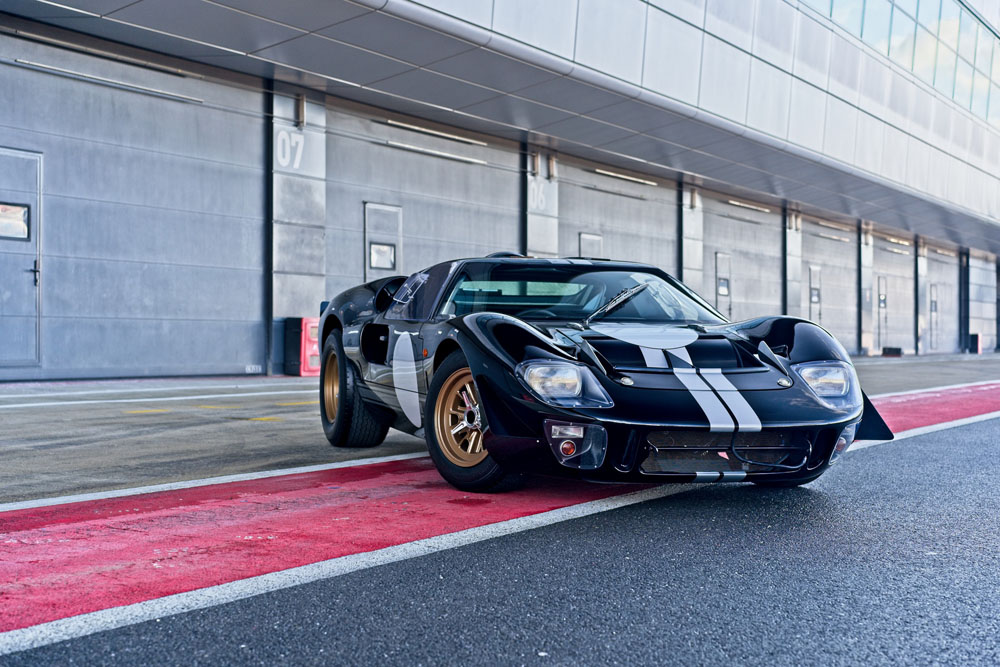 Everrati Superformance GT40 eléctrico. Imagen exterior frontal.