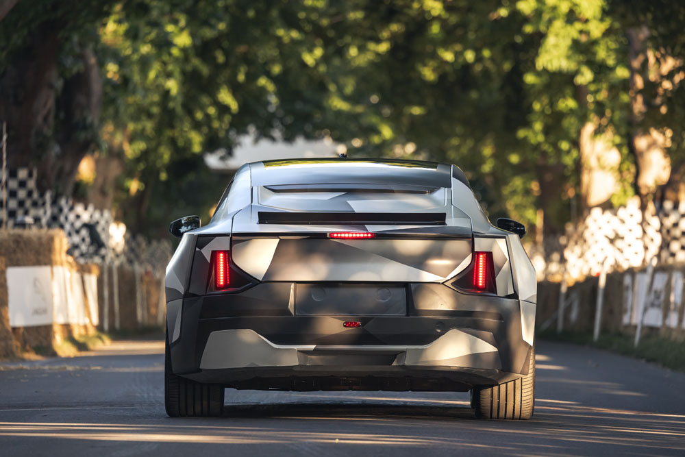 2022 Polestar 5. Imagen trasera.