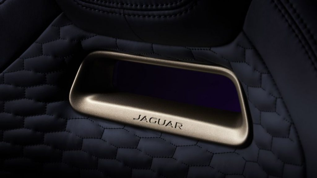 Jaguar F Pace SVR Edition 1988 13 Motor16