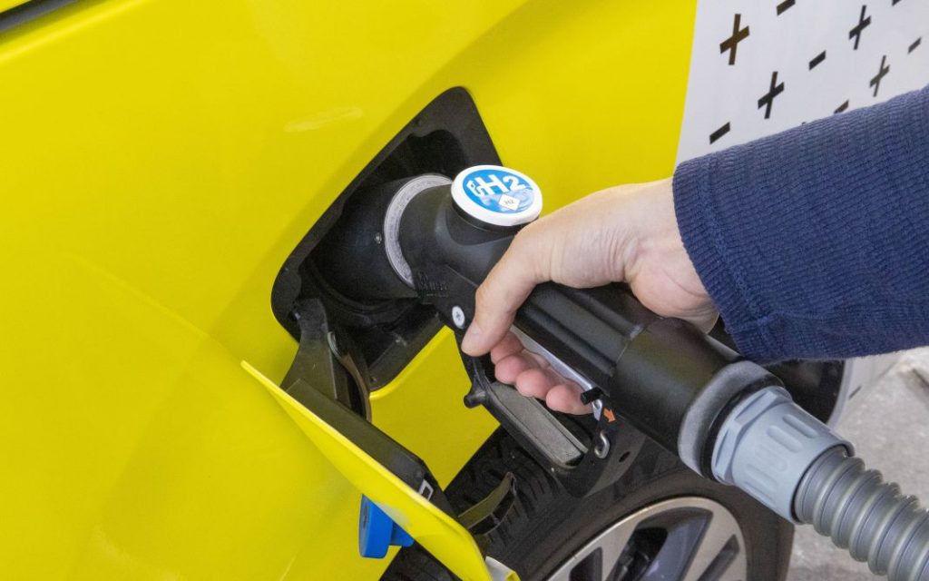 Repostaje del Opel Vivaro-e HIDROGEN.