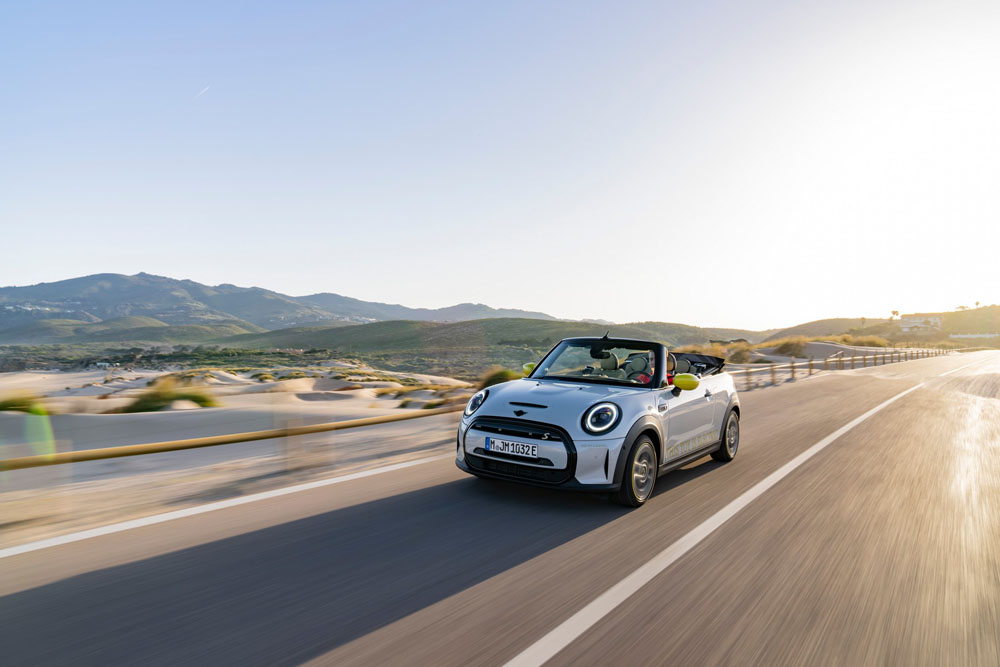 2022 Mini Cooper SE Convertible 1 Motor16