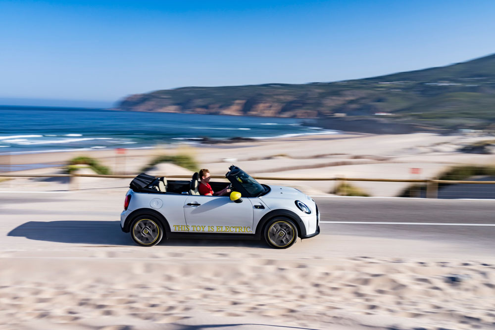 2022 Mini Cooper SE Convertible 11 Motor16