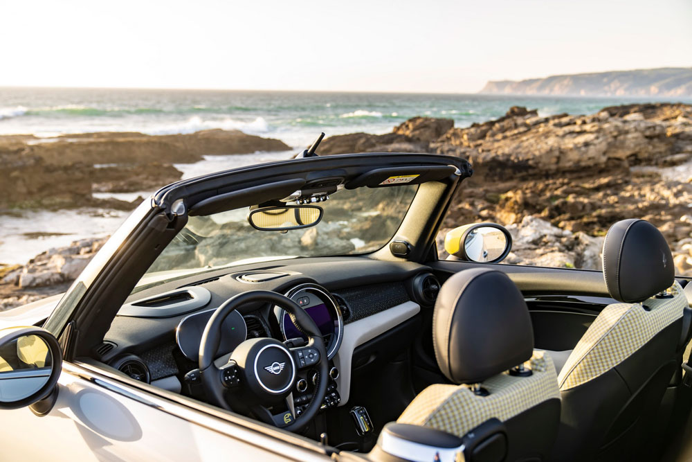 2022 Mini Cooper SE Convertible 46 Motor16