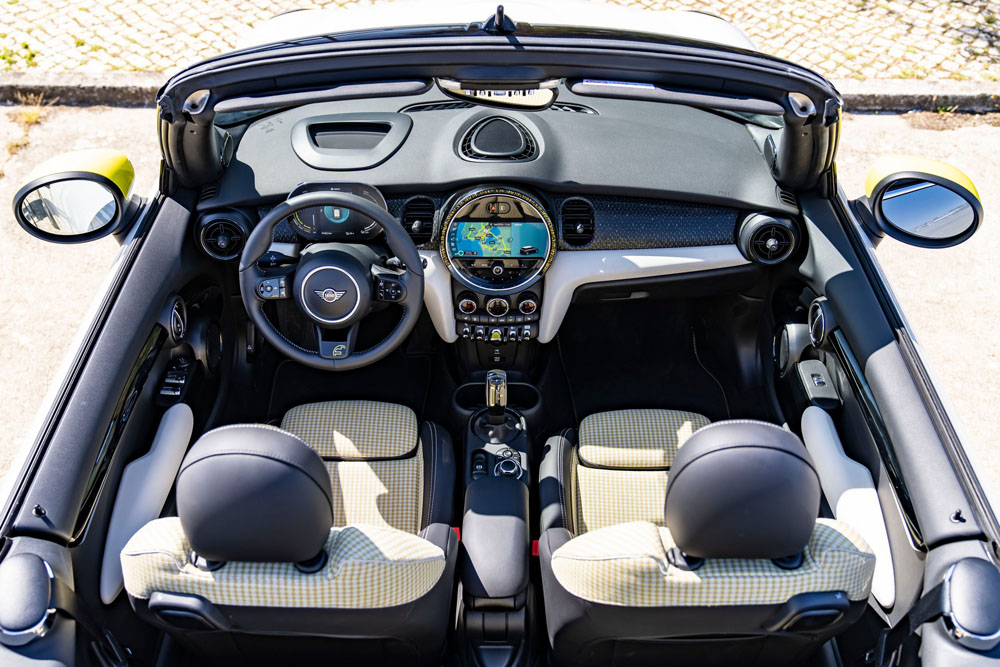 2022 Mini Cooper SE Convertible 48 Motor16