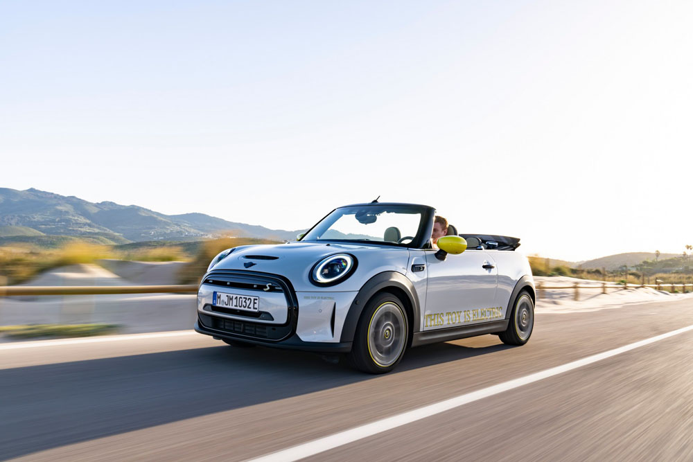 2022 Mini Cooper SE Convertible 6 Motor16