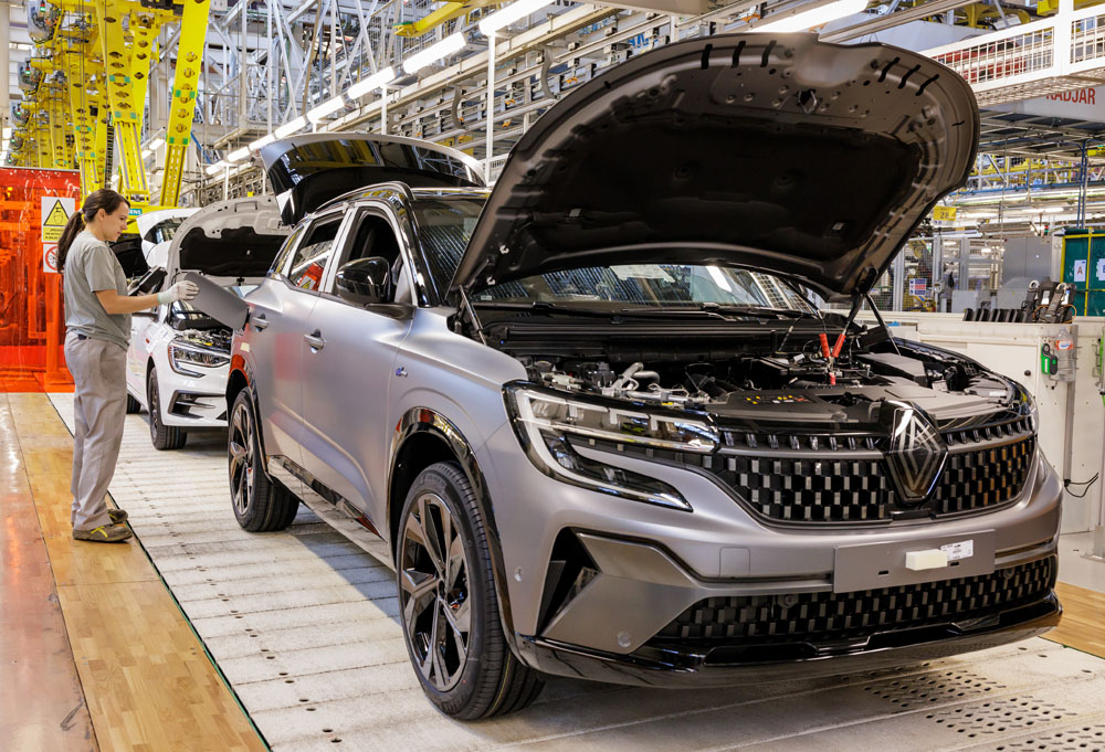 Fabricación del Renault Austral en Palencia, factoría que da empleo a más de 1.800 trabajadores.