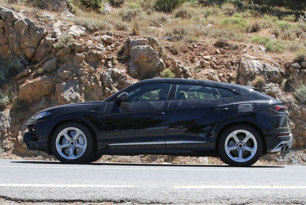 Lamborghini Urus PHEV 8 Motor16