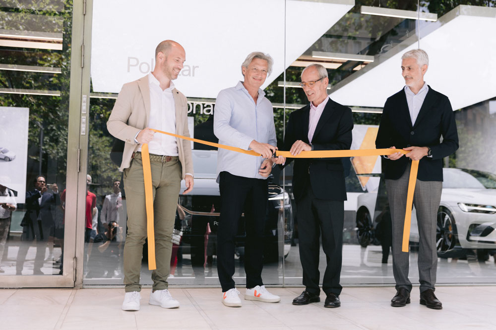 Stephane Le Guevel y José Luis Porte, en el centro, en la inauguración de Polestar Space Barcelona.