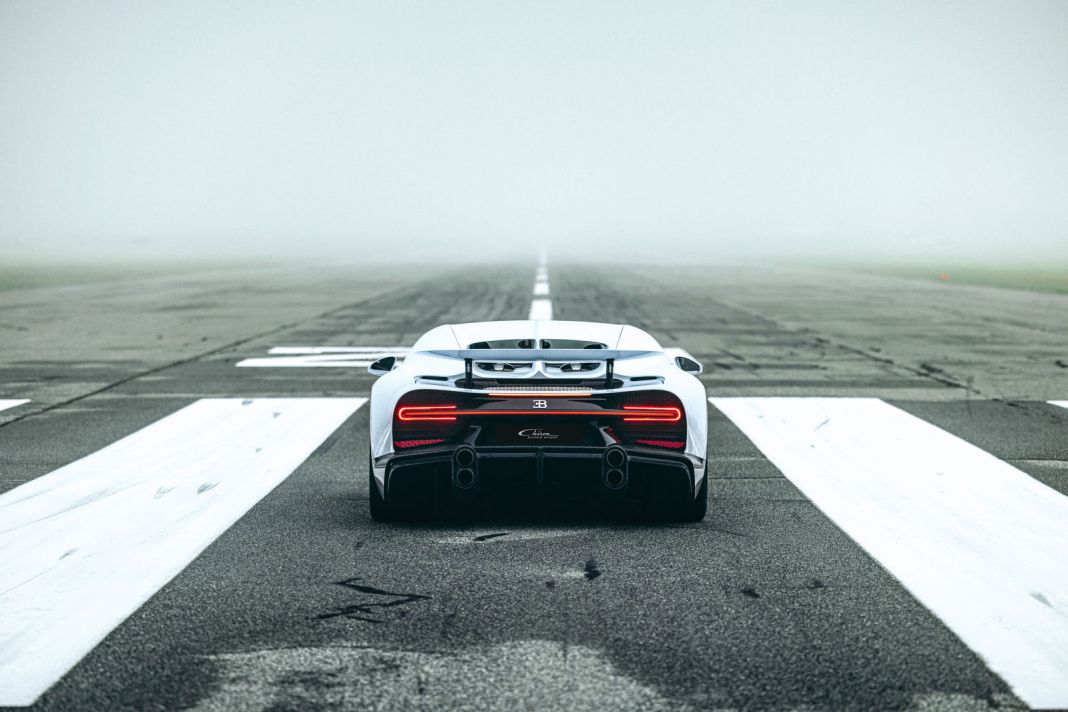 03 BUGATTI Passione Engadina airport Motor16
